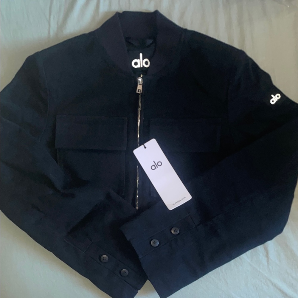 ALO Yoga Cropped Main Character Full Zip Jacket - size Small